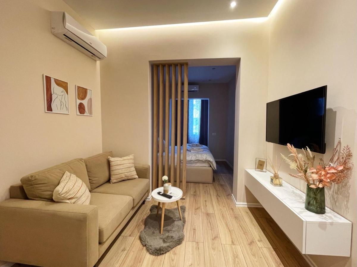 Aj Apartments, Hidden Gem In The Heart Of Tirana Bagian luar foto
